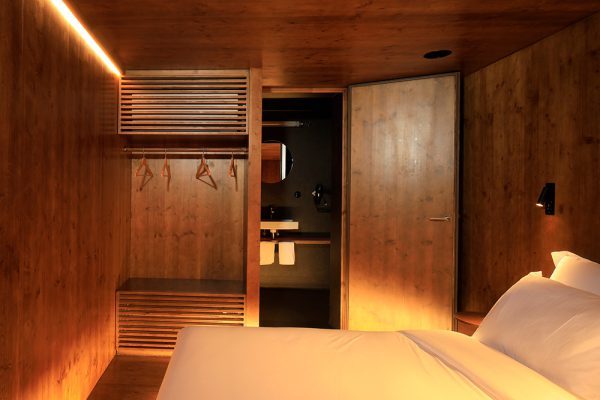 thezero_hotels_coimbra_sleep_0006 ZERO Box Lodge é um novo conceito de alojamento na cidade de Coimbra. Sai da caixa e deslumbra-te com o que a cidade tem para oferecer.